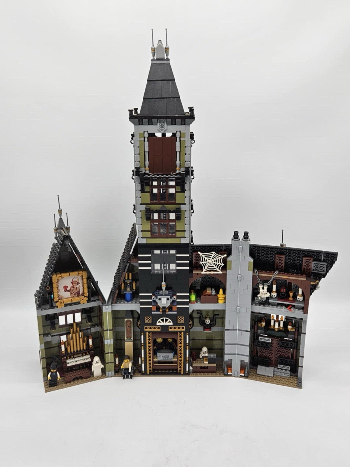 Lego 10273 - Haunted House - RETIRED- 2020 - Build Complete w/ Box & Instruction