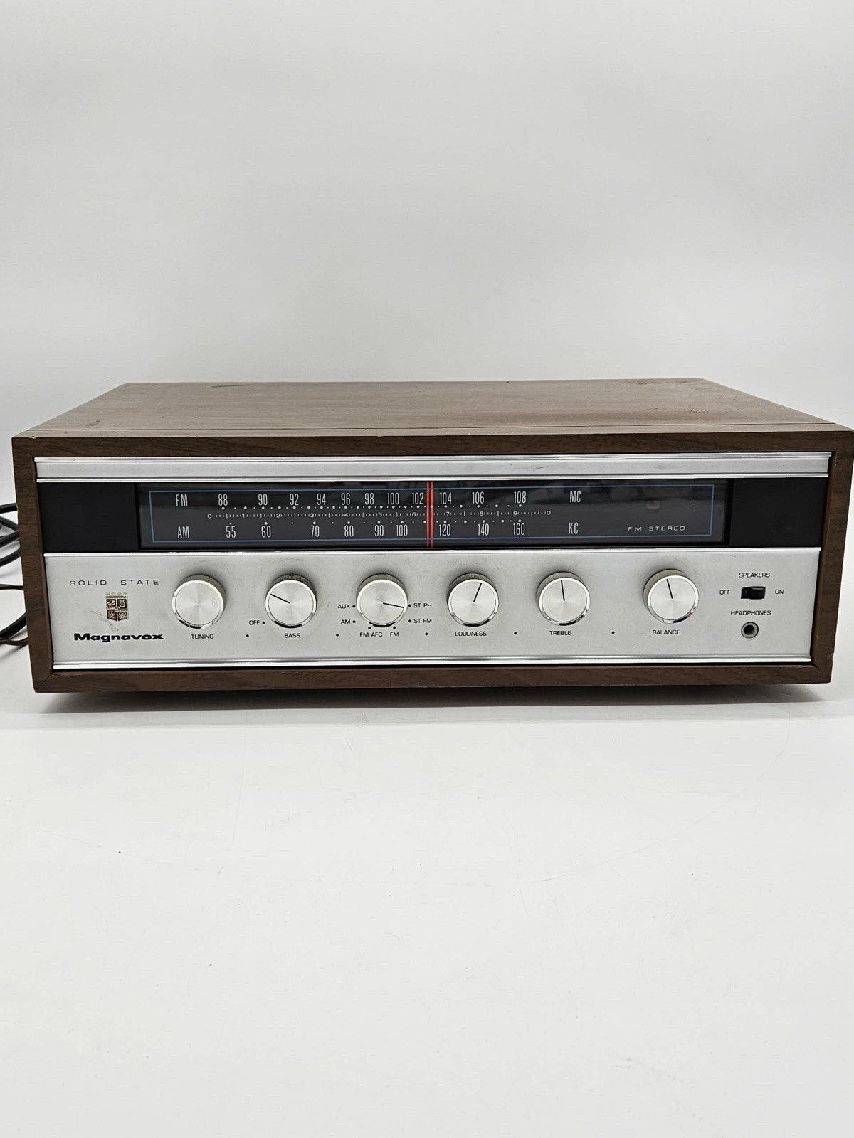 Vintage Magnavox Solid State Receiver & Micromatic Turntable EXCELLENT CONDITION