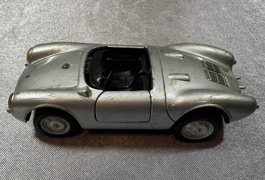 Maisto Porsche 550 A Spyder James Dean 1:32 Scale Model Sports Car D2 VTY 004