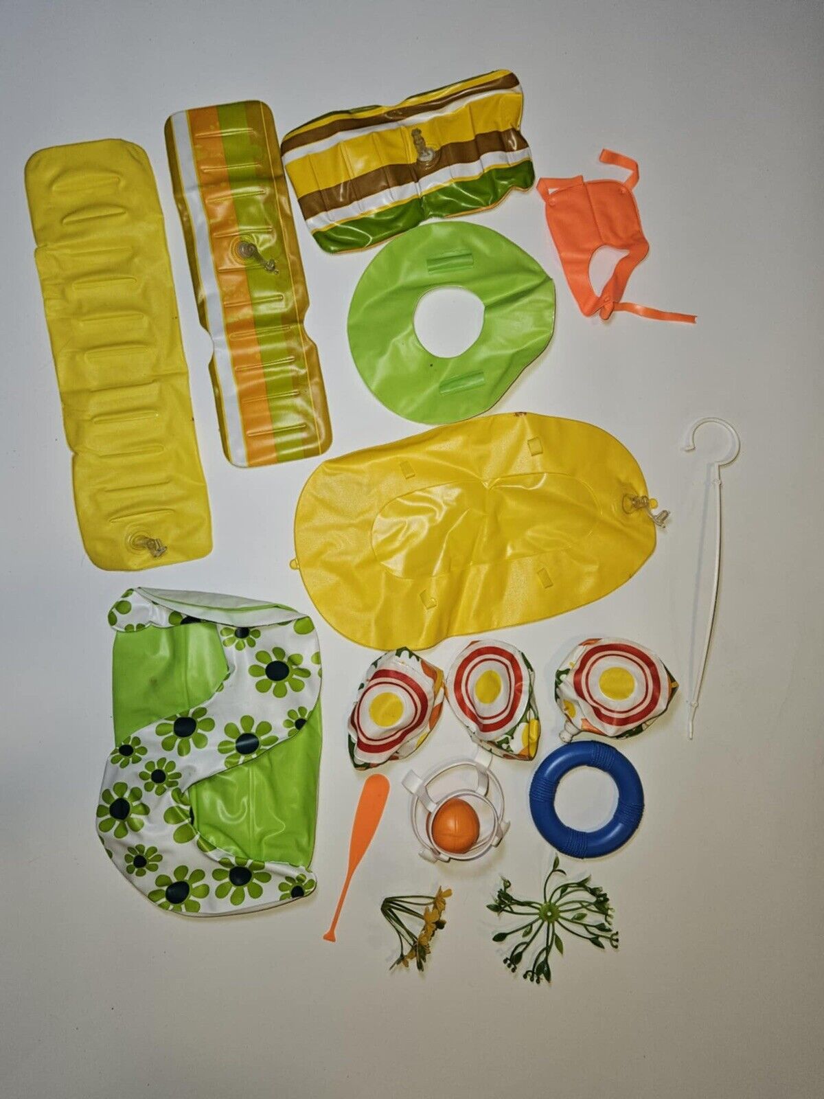 Vintage 1980s Barbie Dream Pool with Accessories