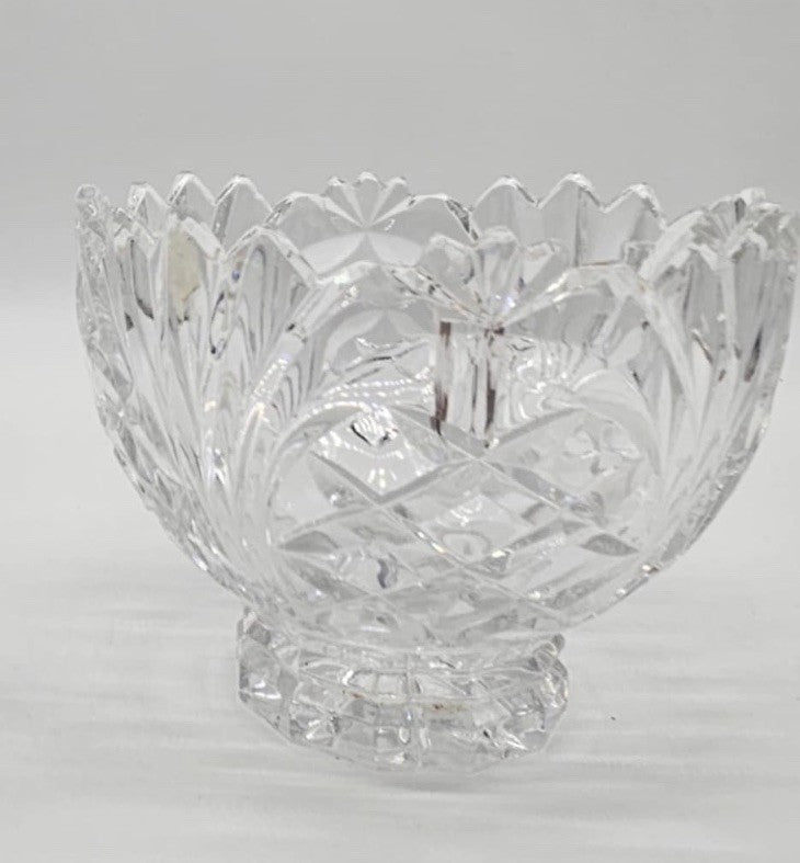 Press Glass Bowl Saw Tooth Rim and Fan Pattern Heavy 8 3/4" Diameter