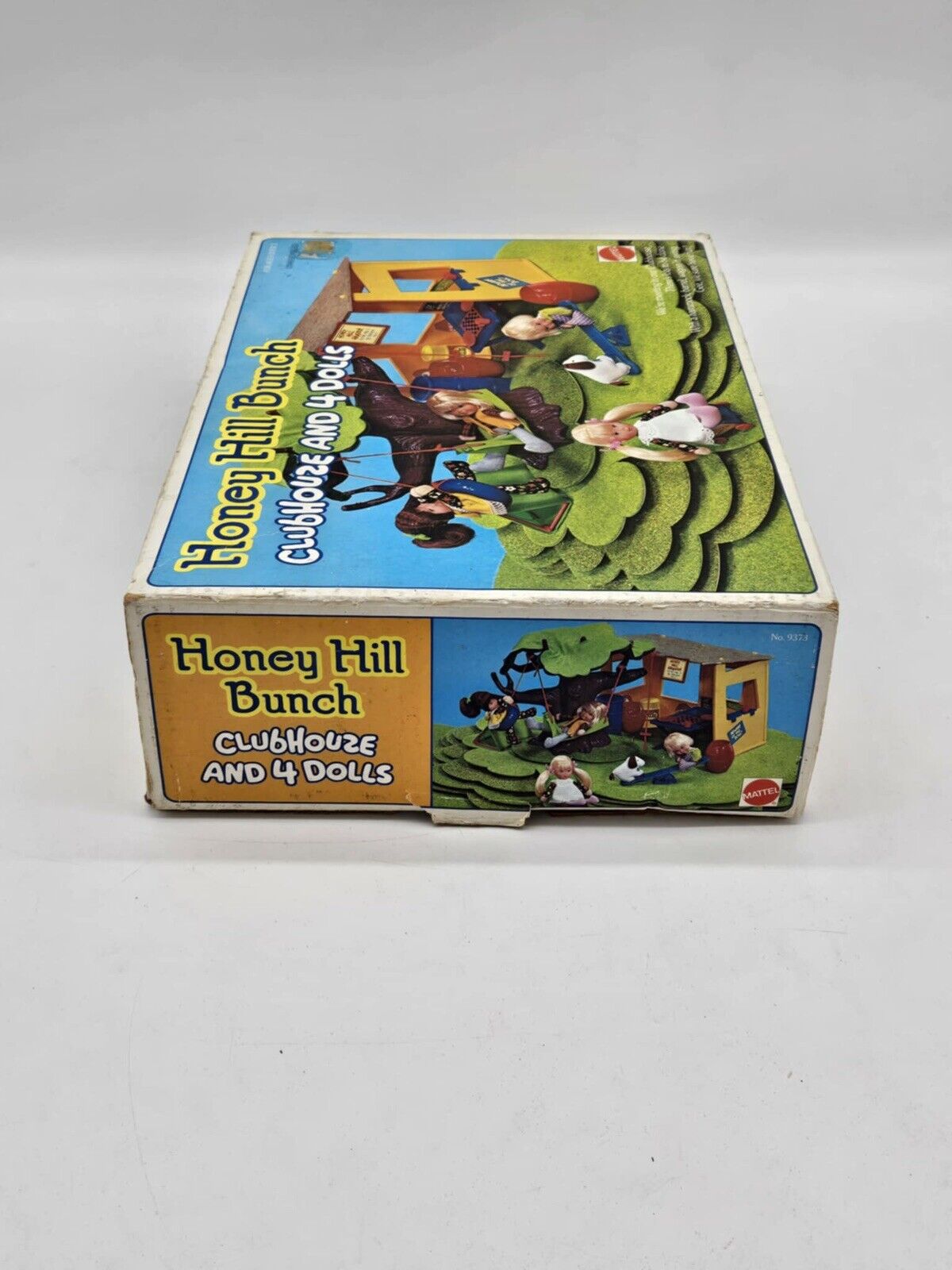 Honey Hill Bunch Club House with Box ~ (Missing Dolls)