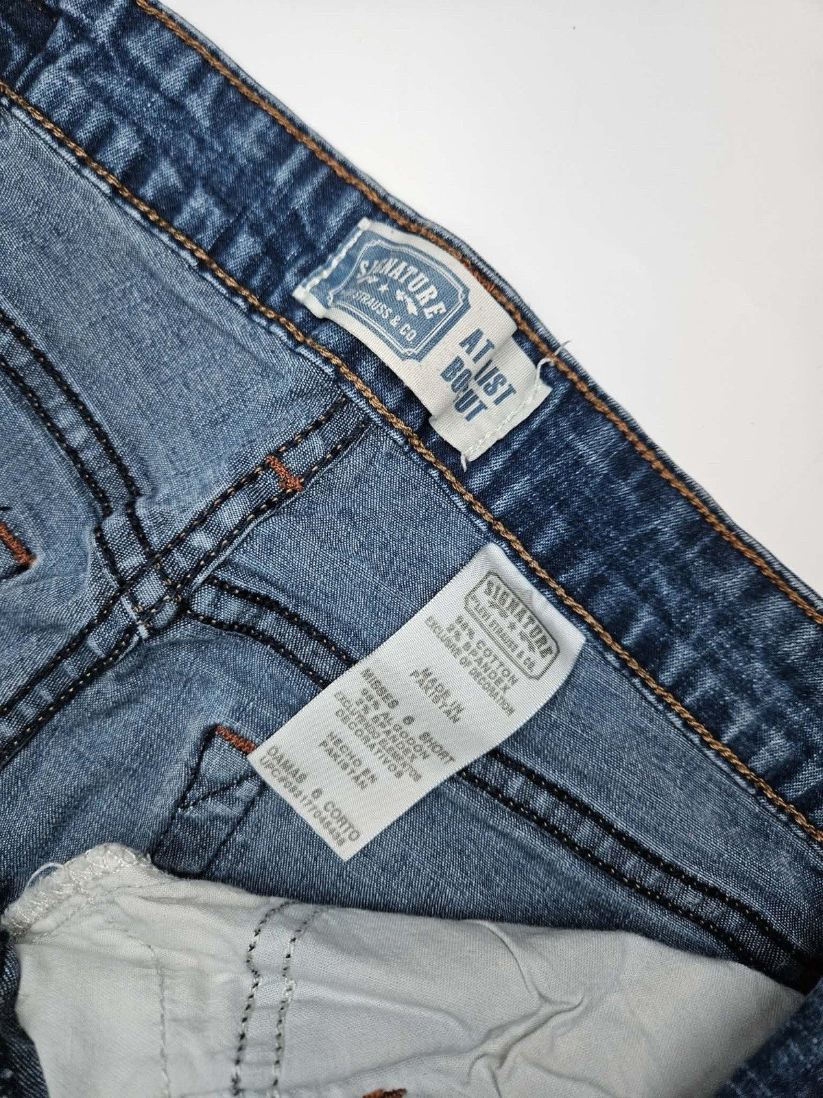 Signature by Levi Strauss & Co. Women’s Bootcut Jeans – Medium Wash - Sz 6