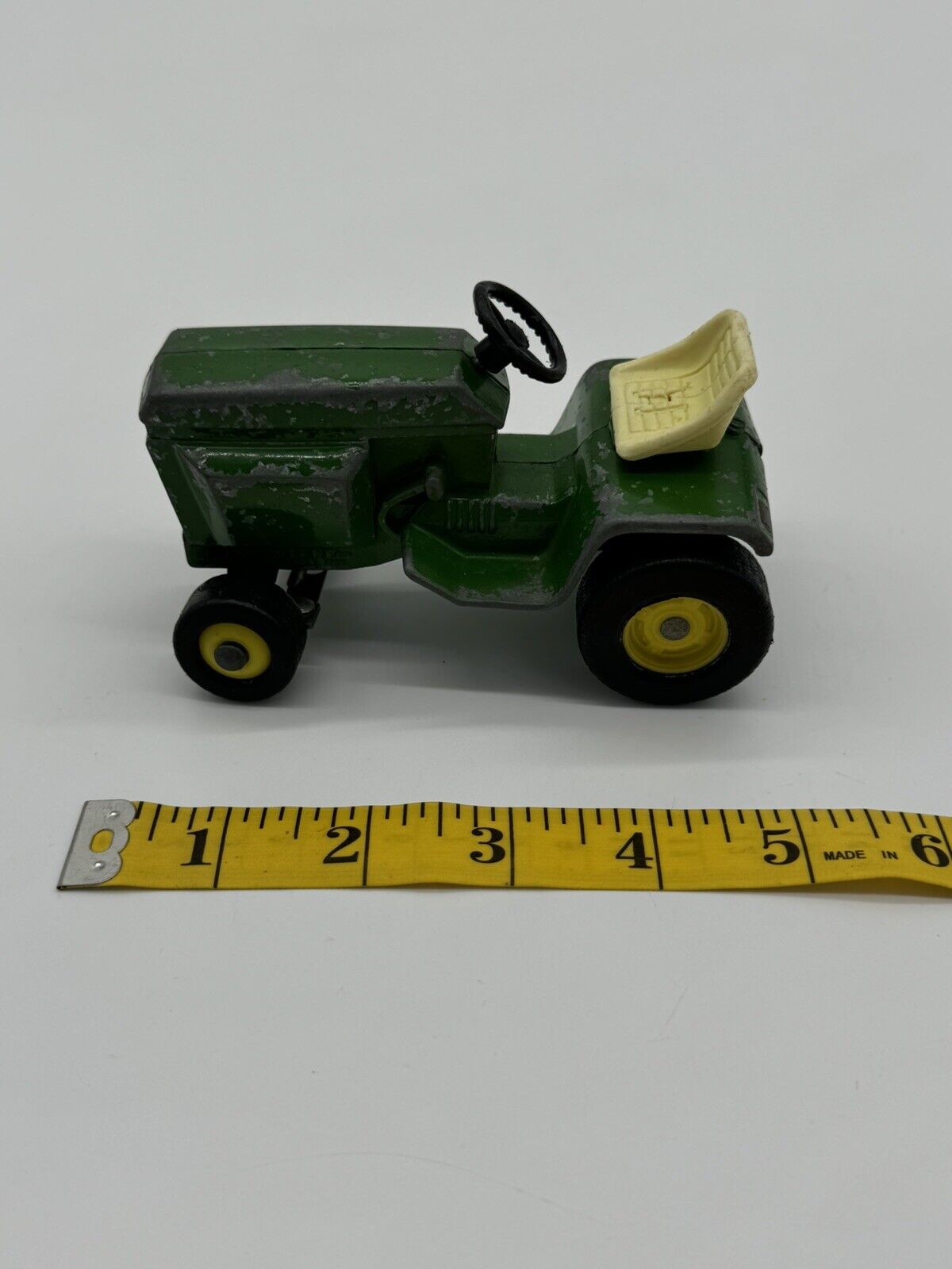 Vtg 80's ERTL John Deere Lawn & Garden Tractor Mower Die-Cast 1/16 Scale 005