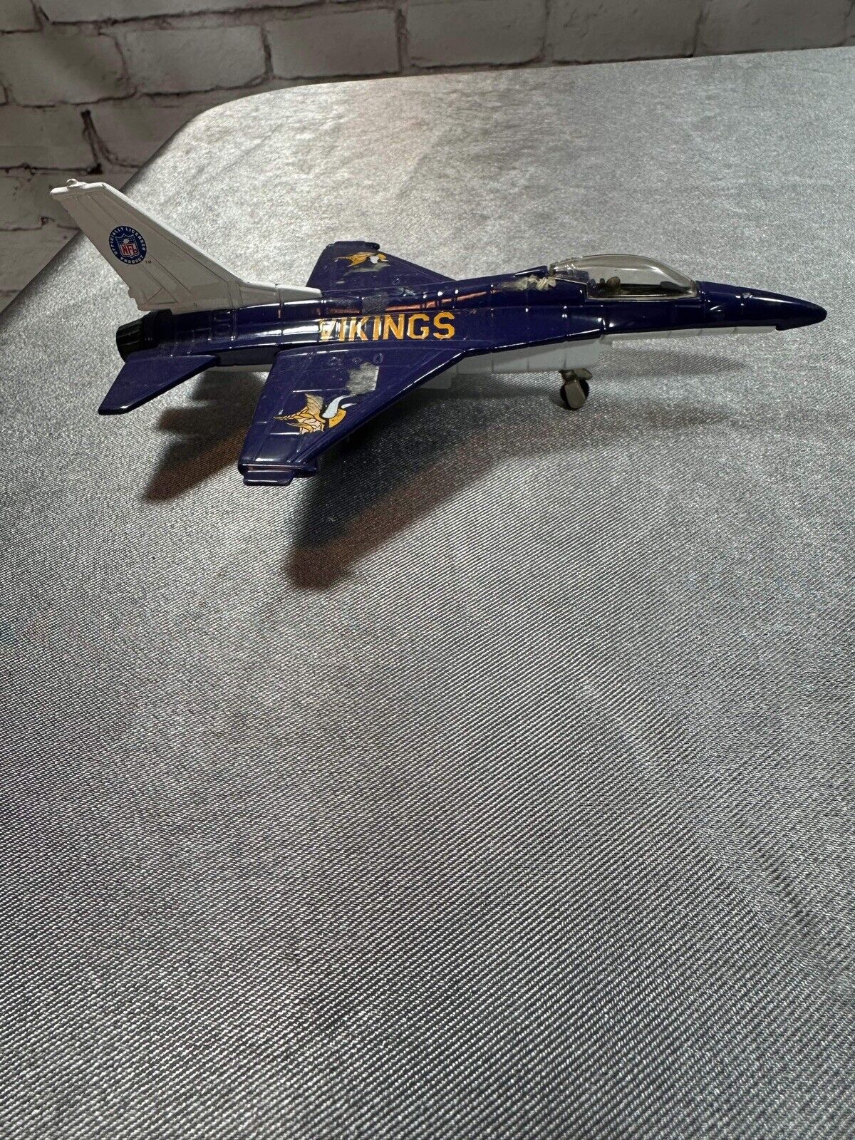 NFL Minnesota Vikings Diecast Goal Line Classics FIGHTING JET  (1999 Issue)