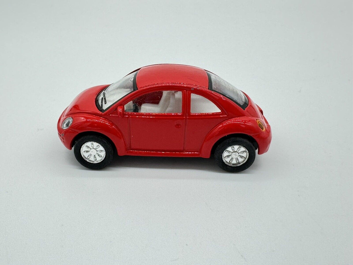 Kinsmart Volkswagen New Beetle  1:32 1/32 Diecast  Car Pull Back Red New