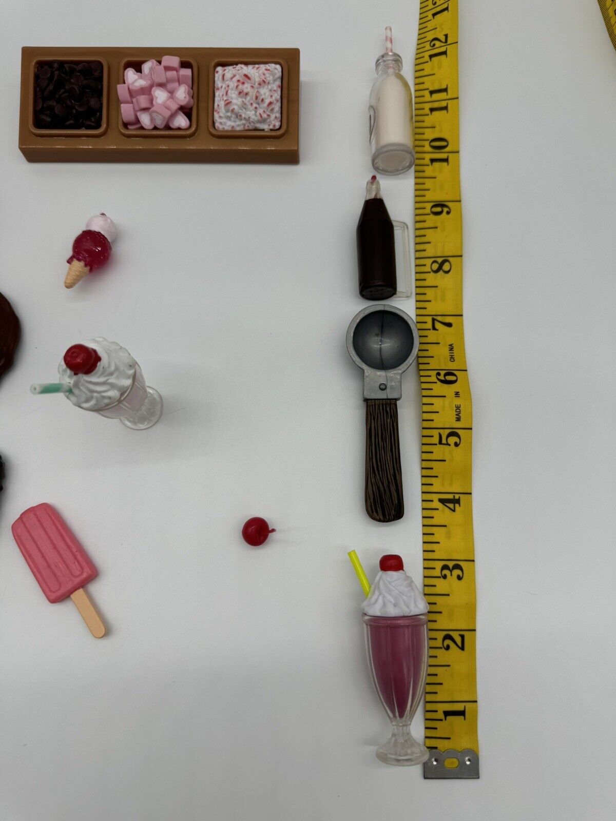 CUTE!! PLAY DOLL ICE CREAM TREATS ACCESSORY LOT