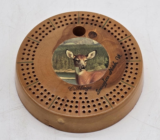 Vtg. 1950s Wood Smugglers Notch, VE Hunting Deer Cribbage Board w/ Felt Bottom