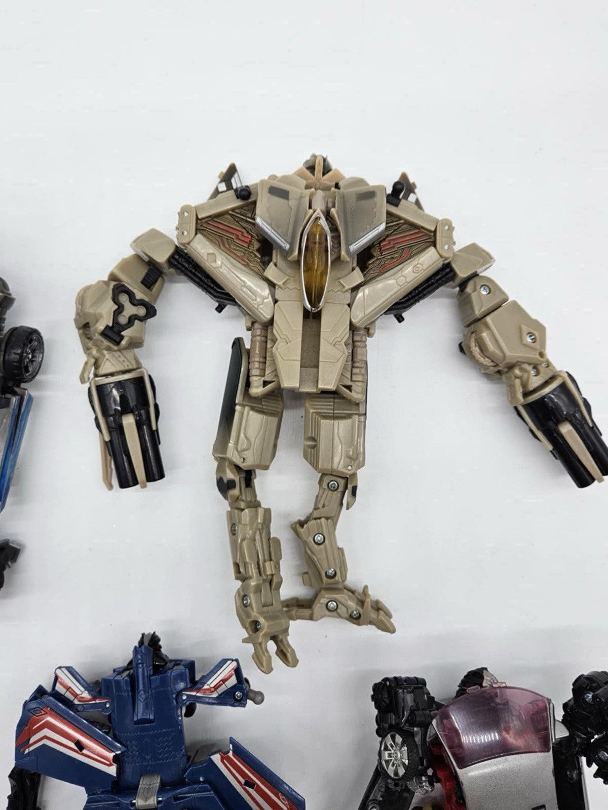 Lot of 5  Transformers Dark of the Moon Action Figures