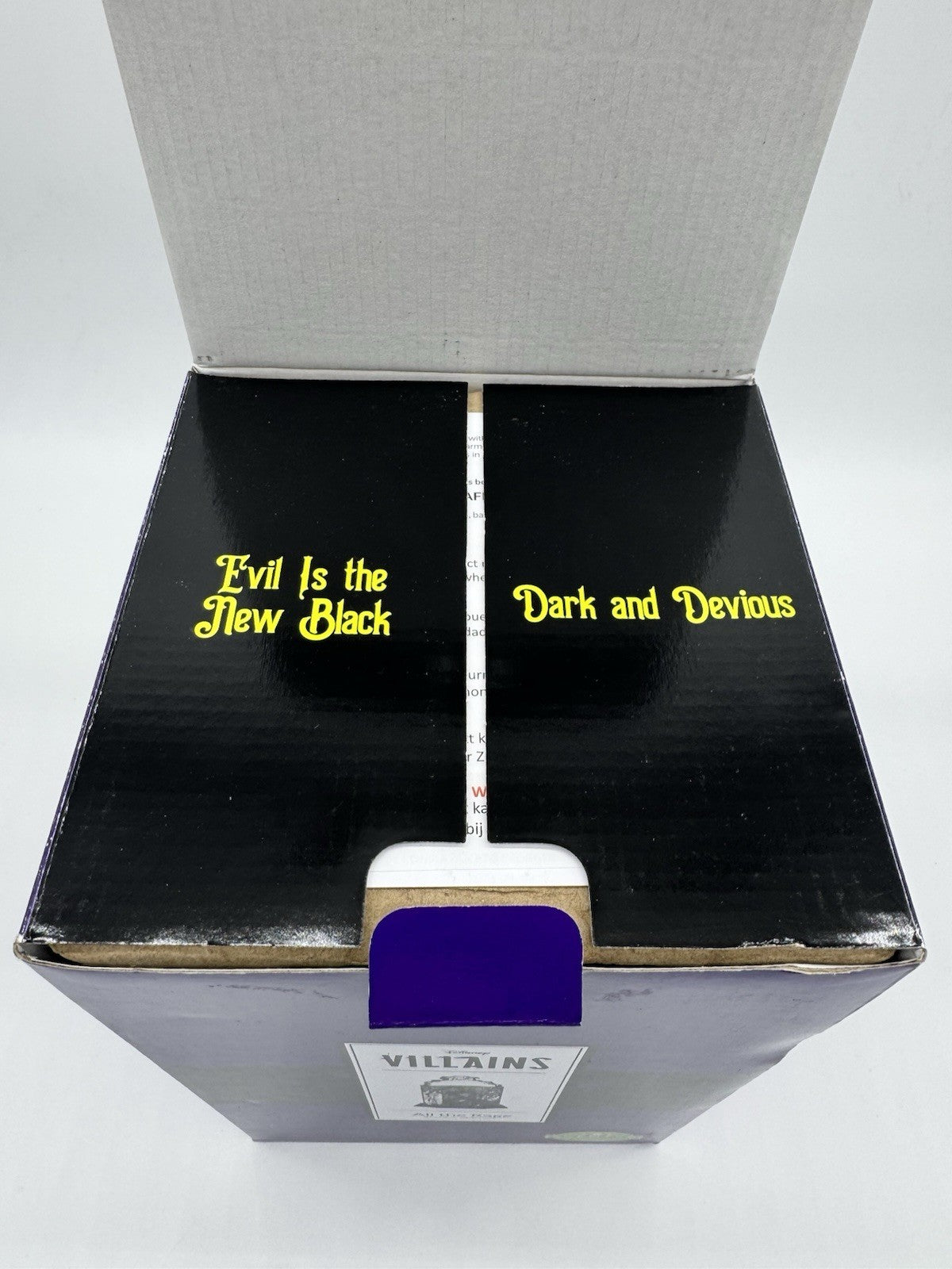 Scentsy Disney VILLAINS Wax warmer ALL THE RAGE ~ Discontinued *NEW*