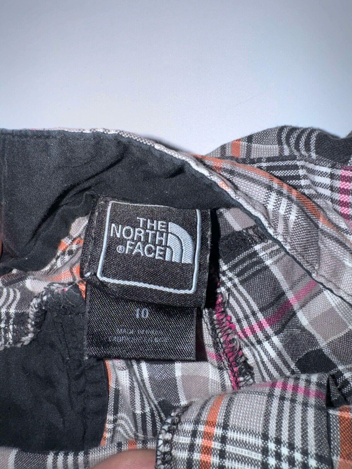 The North Face Women's 100% Nylon Pink Plaid Mid Rise Shorts Size 10 Reg.