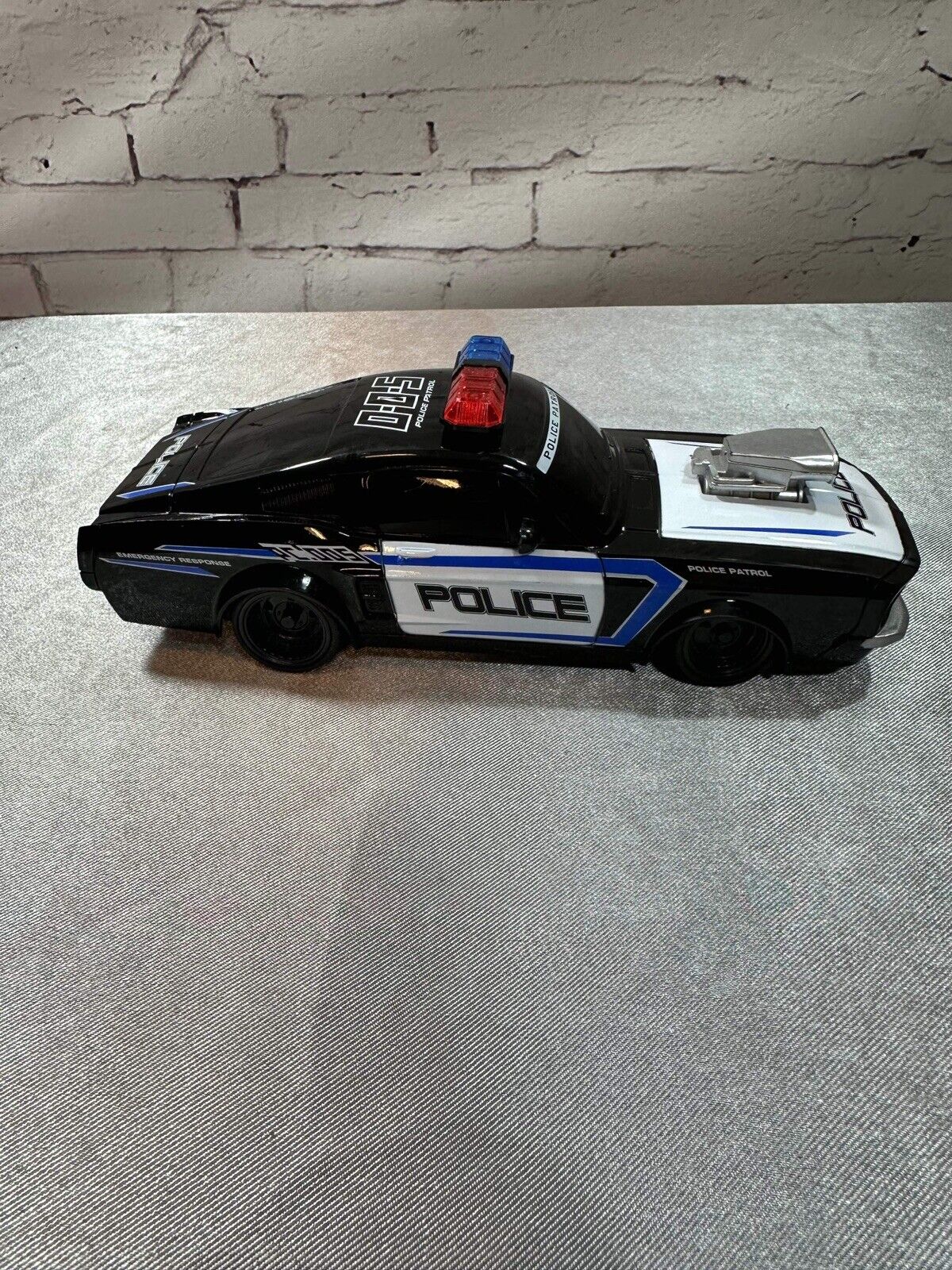 Police Chase Remote Police Car - No Transmitter Untested