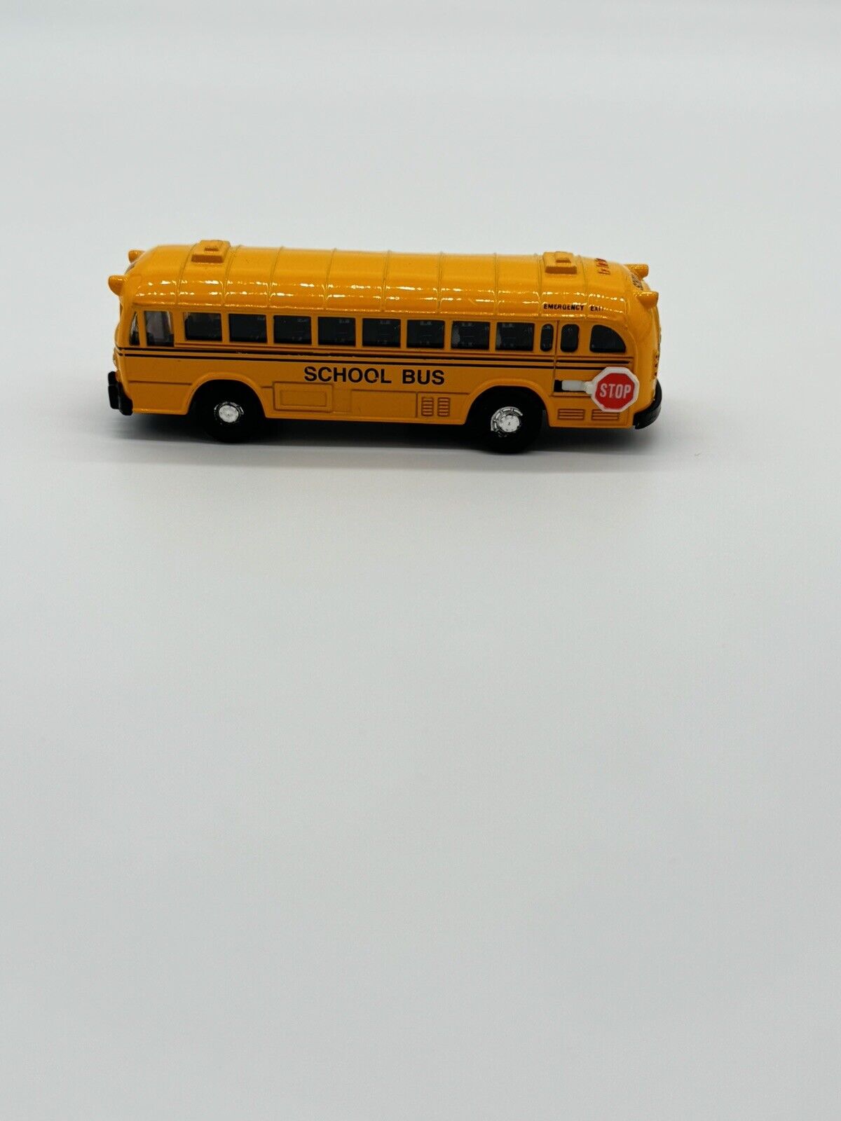 Classic Diecast School Bus with Pullback Action