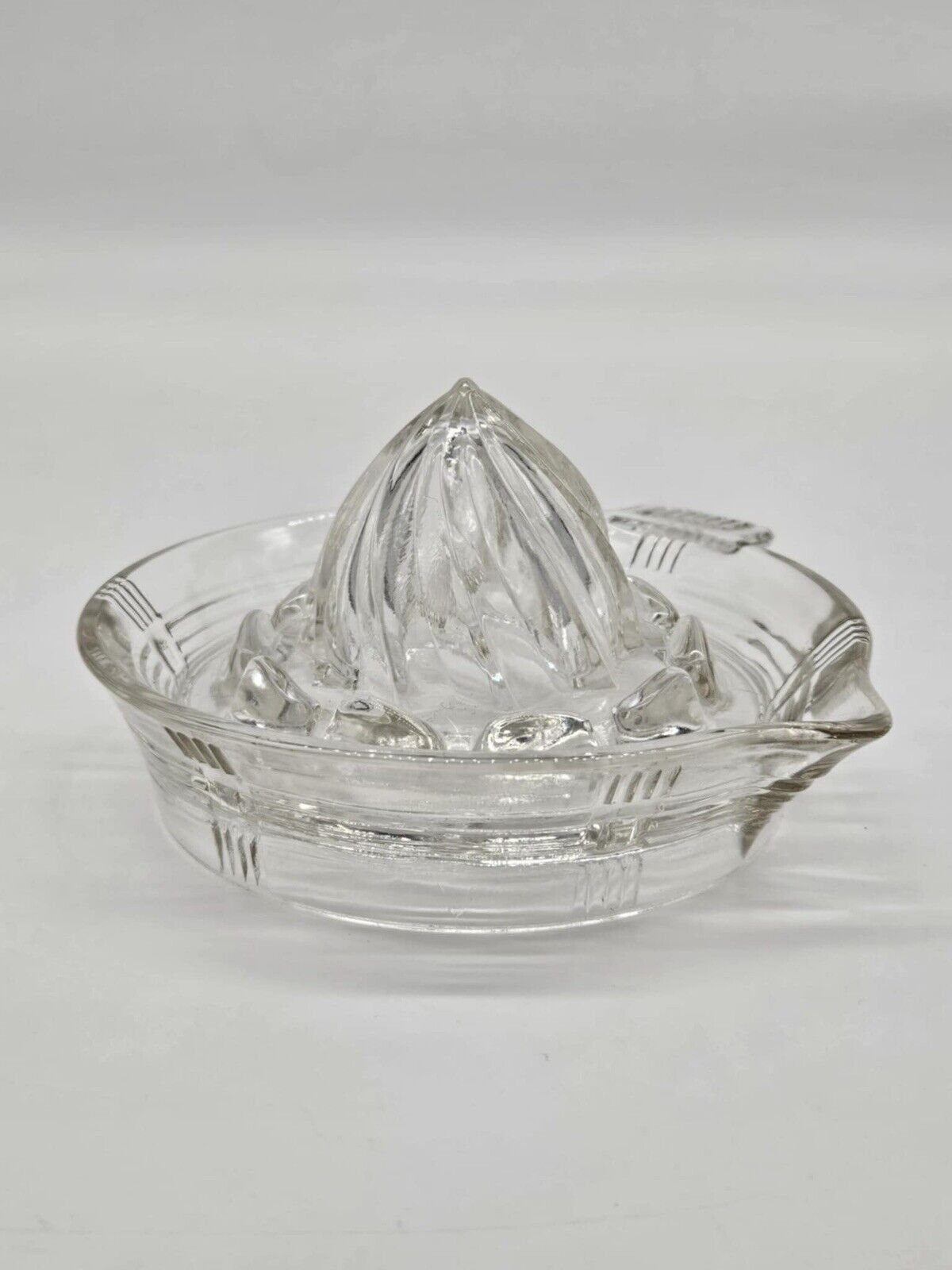 Vintage Clear Ribbed GLASS CITRUS JUICER Orange Lemon Juice Reamer Squeezer