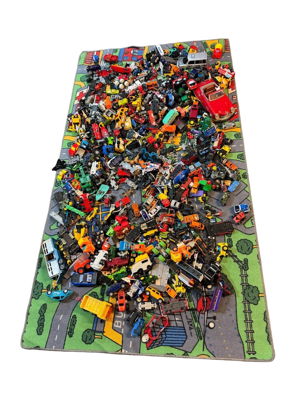 HUGE LOT 500+ Toy Cars, Trucks & MORE  w/ Play Mat Hot wheels Matchbox Tonka