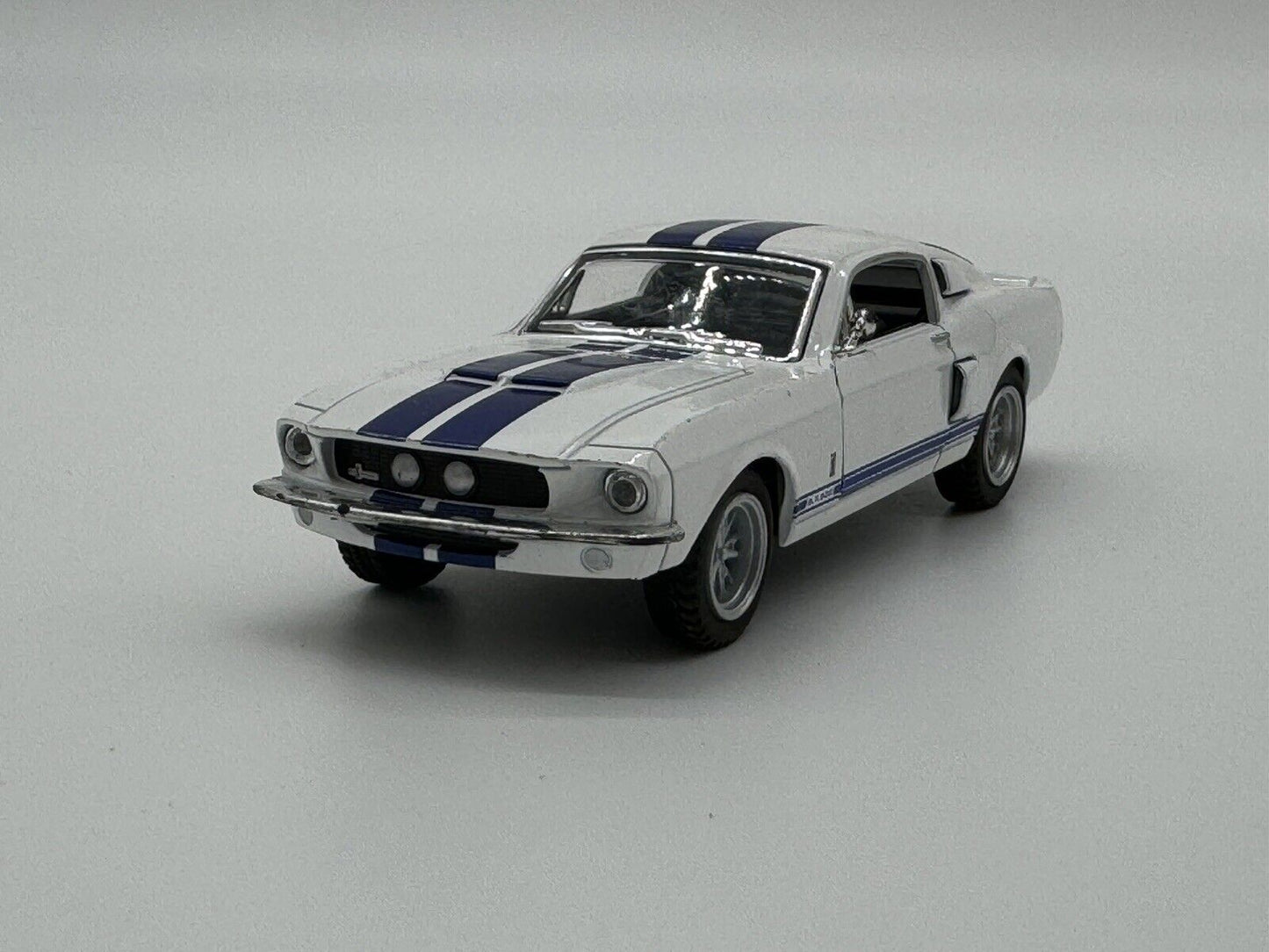 Greenlight White W/Blue Stripes 1967 Shelby GT500  Loose Diecast 1:64 2007 006