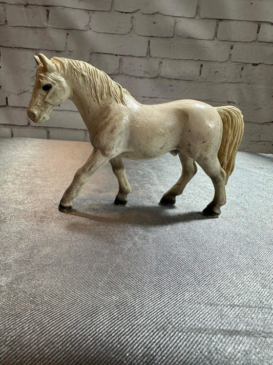 Schleich 2004 Lipizzaner Stallion White/Gray Horse figurine VTY