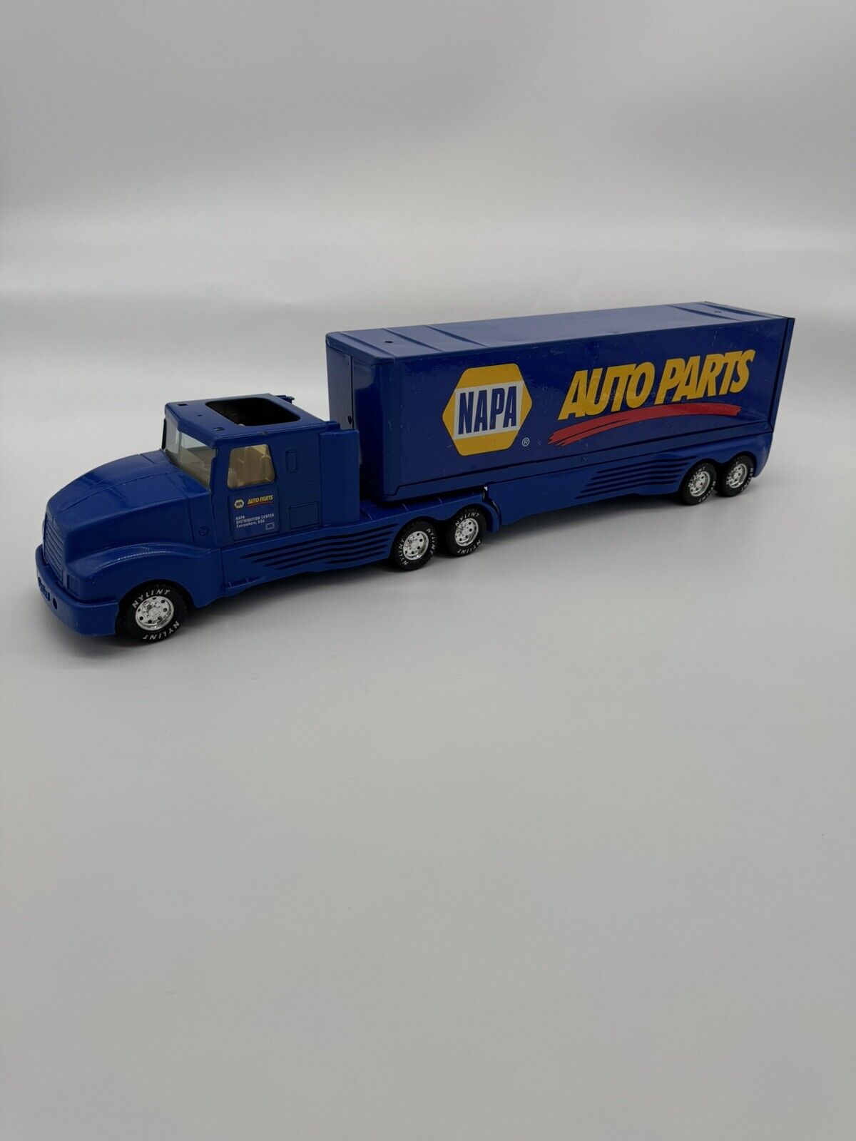 First Gear Semi Tracto Trailer Truck 2002 Exclusive NAPA Auto Parts Vtg FNF