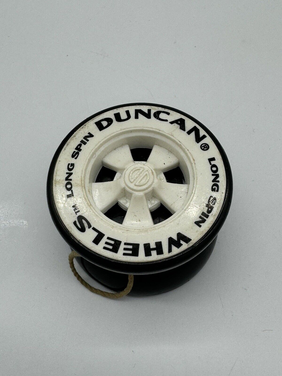 VINTAGE DUNCAN HYPER WHEELS White YO- YO 005