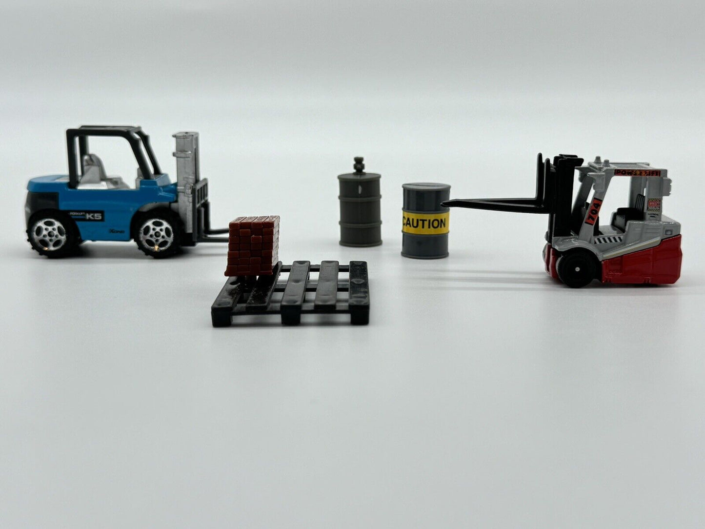 Miniature Model Forklift Set FNF