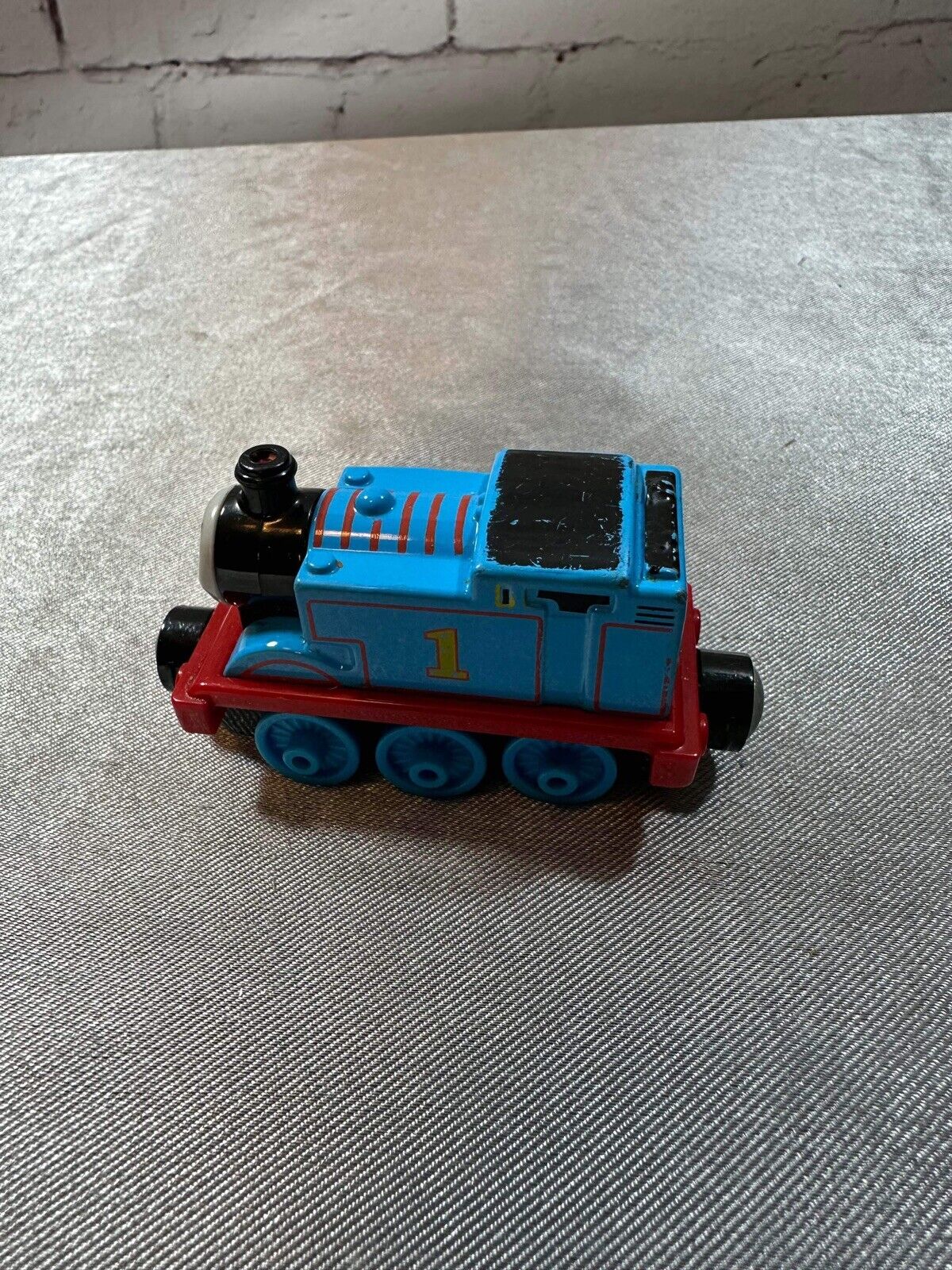 Thomas & Friends Thomas 2002 Take N Play Along Train Tank Engine Diecast Metal