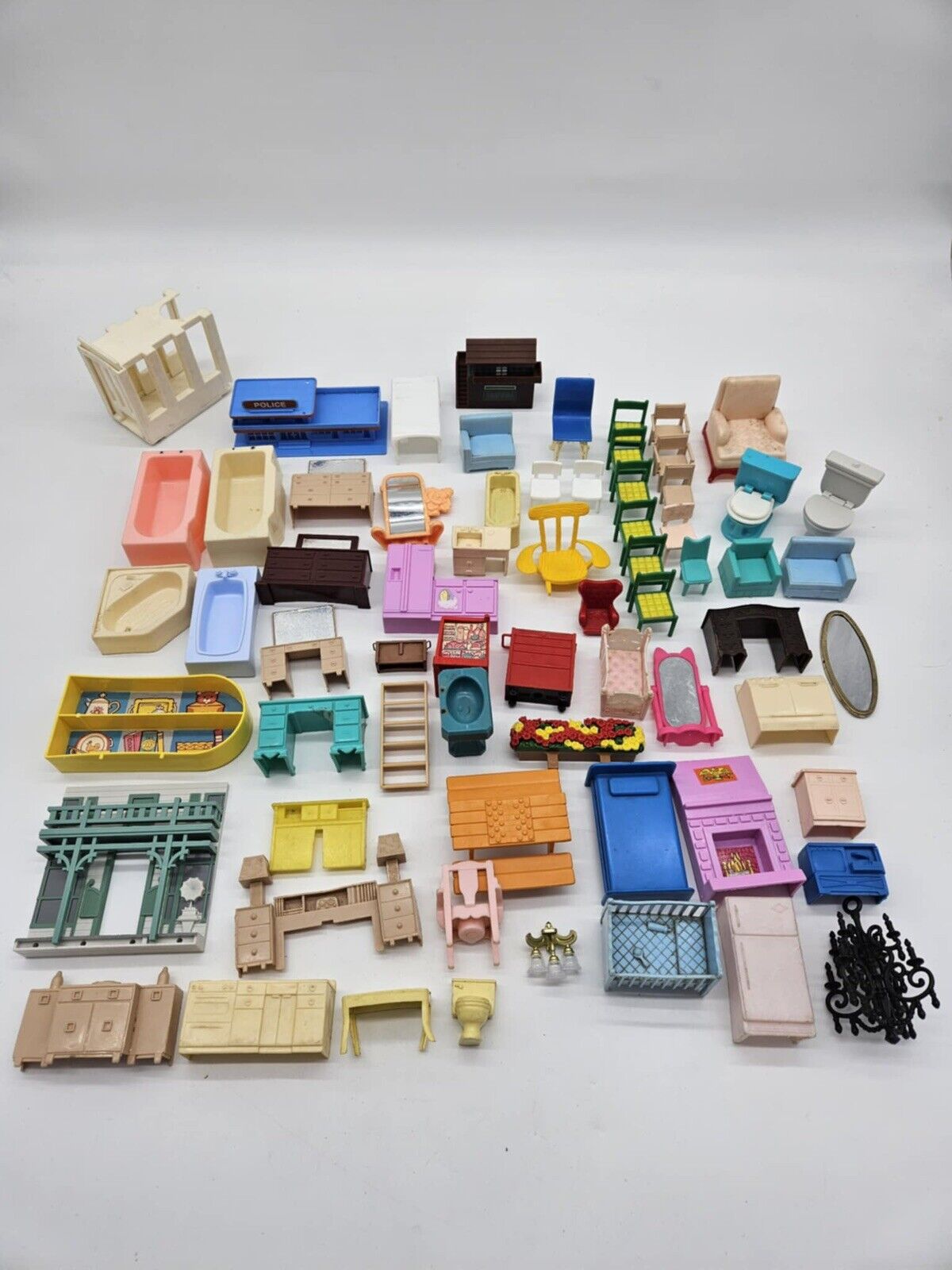 Vtge Lot Doll Dollhouse Furniture Plasco Fisher Price Renwall Arco & MORE!