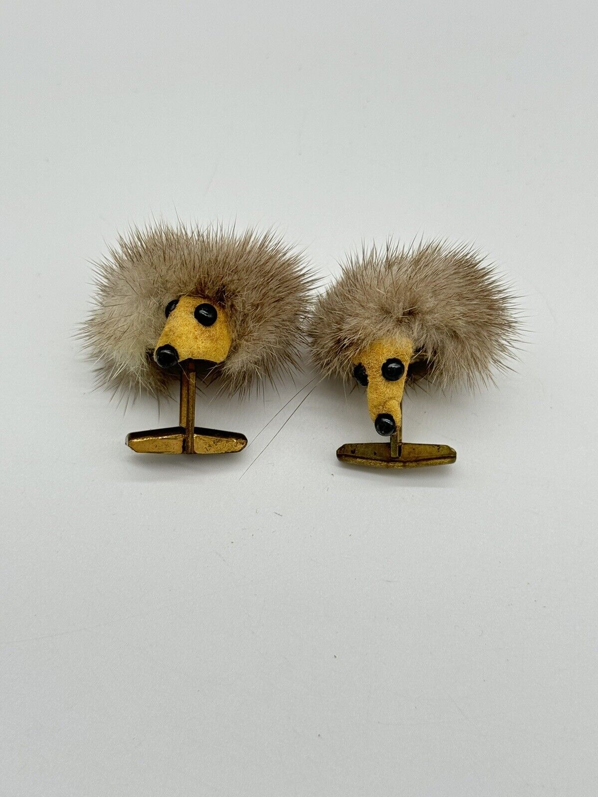 VINTAGE FUR CRITTER CUFFLINKS 50'S? MINK?