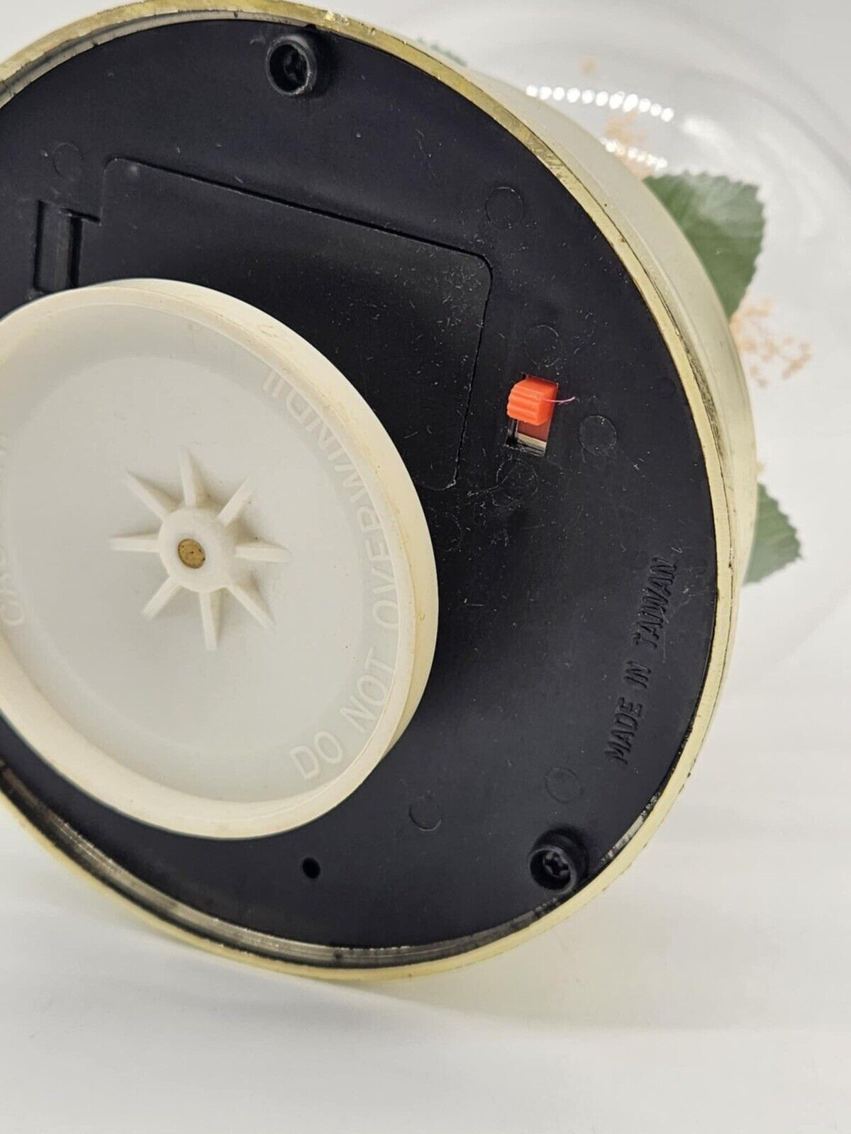 Vintage Gold Tone Glass Globe Spinning Neon Pink Rose Music Box Memory -Read