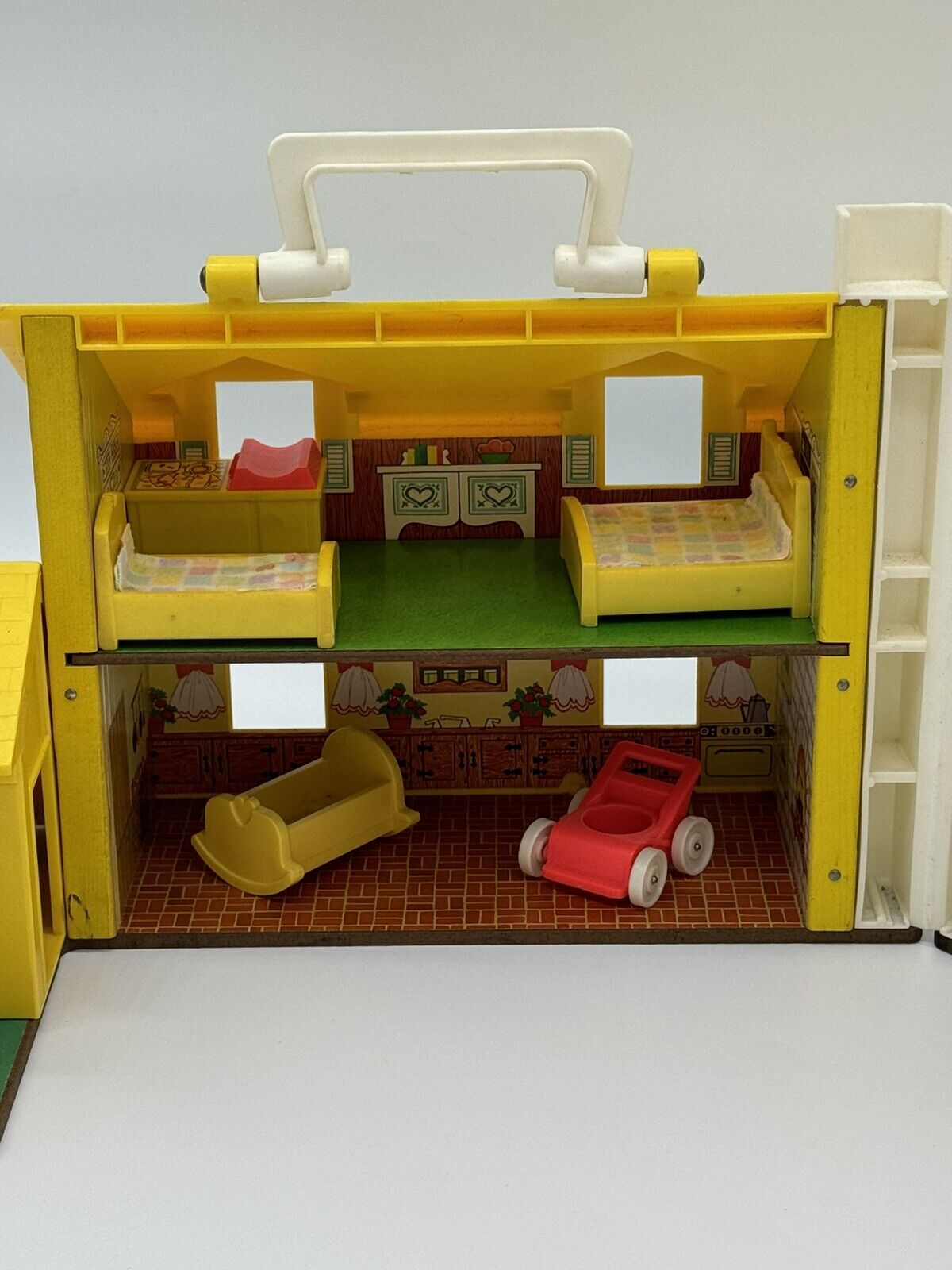 Vintage 1969 Fisher Price LITTLE PEOPLE #952 Yellow House, Figures & Furniture