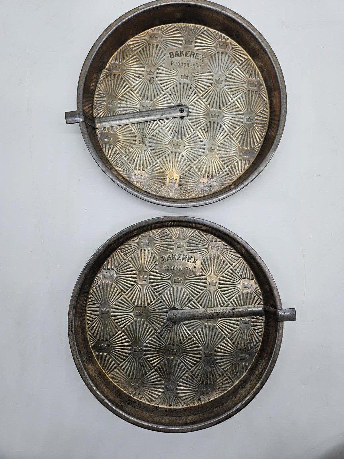 Pair Vintage OVENEX BAKEREX 9” Round Pie Pans w/ Cut & Serve Insert