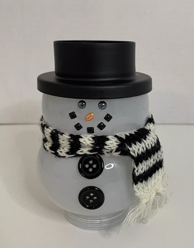 SCENTSY WAX WARMER WALL PLUG IN SNOW CUTE SNOWMAN New