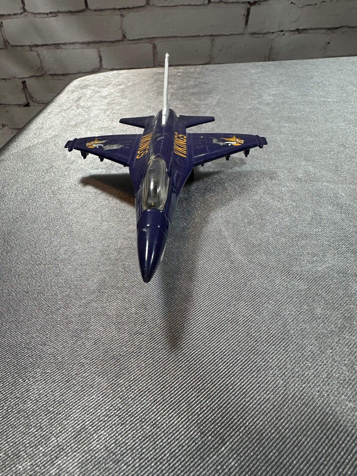 NFL Minnesota Vikings Diecast Goal Line Classics FIGHTING JET  (1999 Issue)