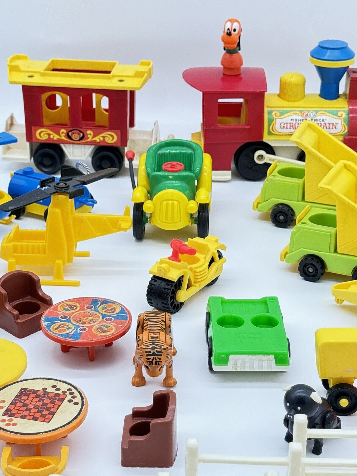 Huge Lot Of Vintage Fisher Price Little People Furniture, Cars, Trains, Ect