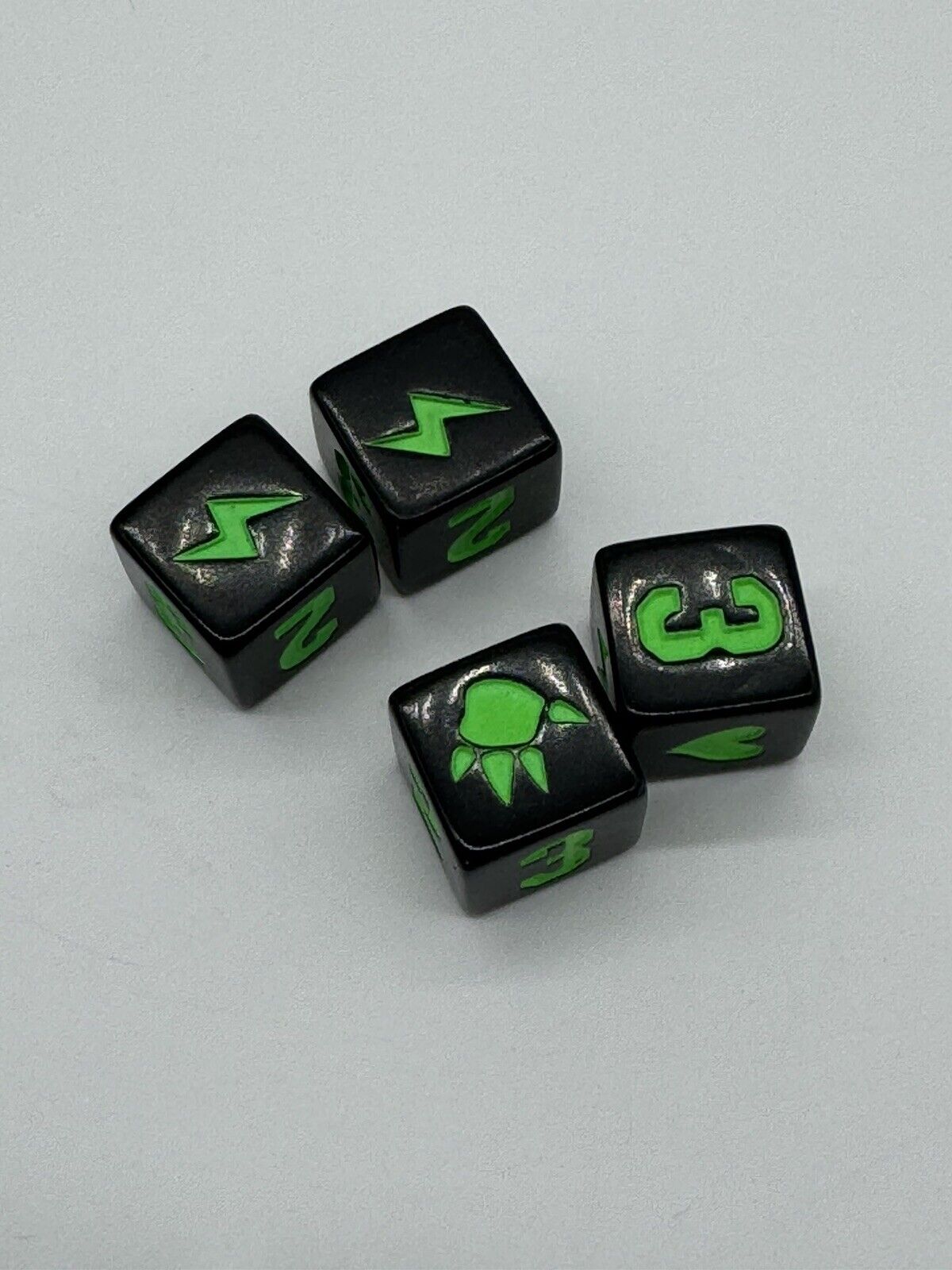 Dice Lot Some Vintage Red Green White Blue Mini Games Engraved King Of New York