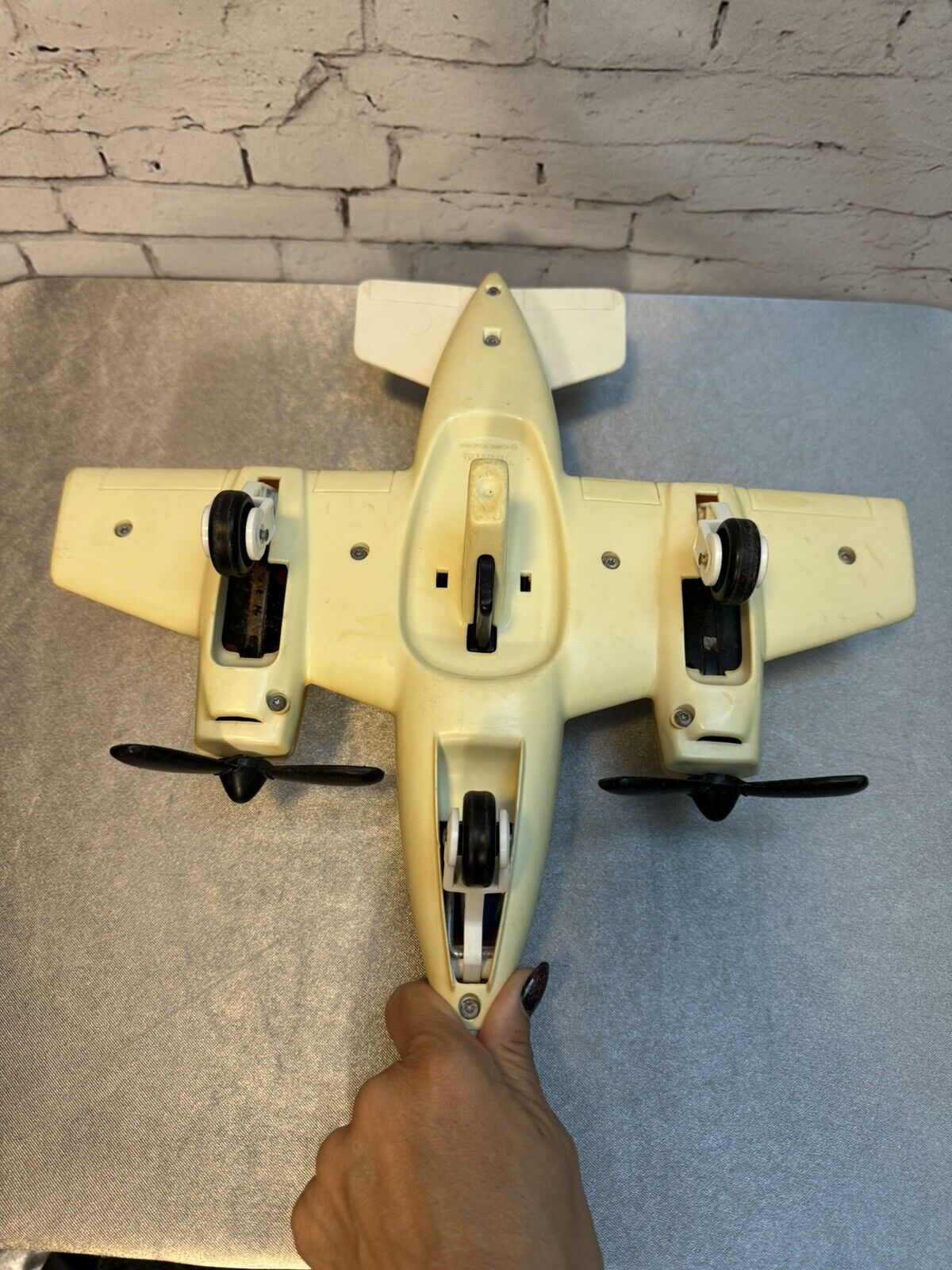 S-478 VINTAGE 1979 TONKA HAND COMMANDER TURBO PROP AIRPLANE /PLASTIC