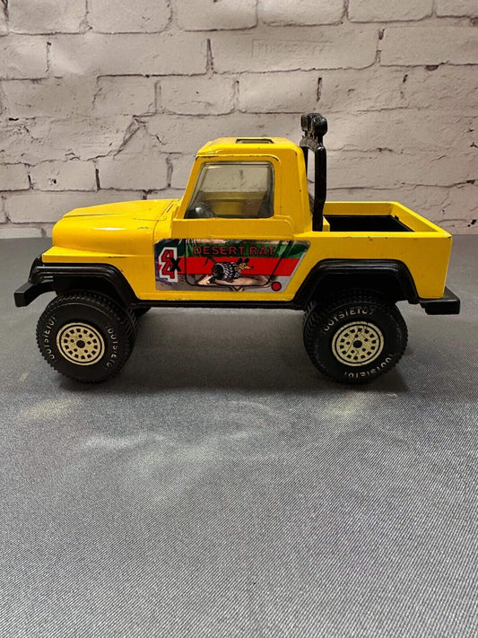 Tootsietoy Metal Desert Rat 4 x 4 Jeep Rare Vintage Yellow Display Made In USA