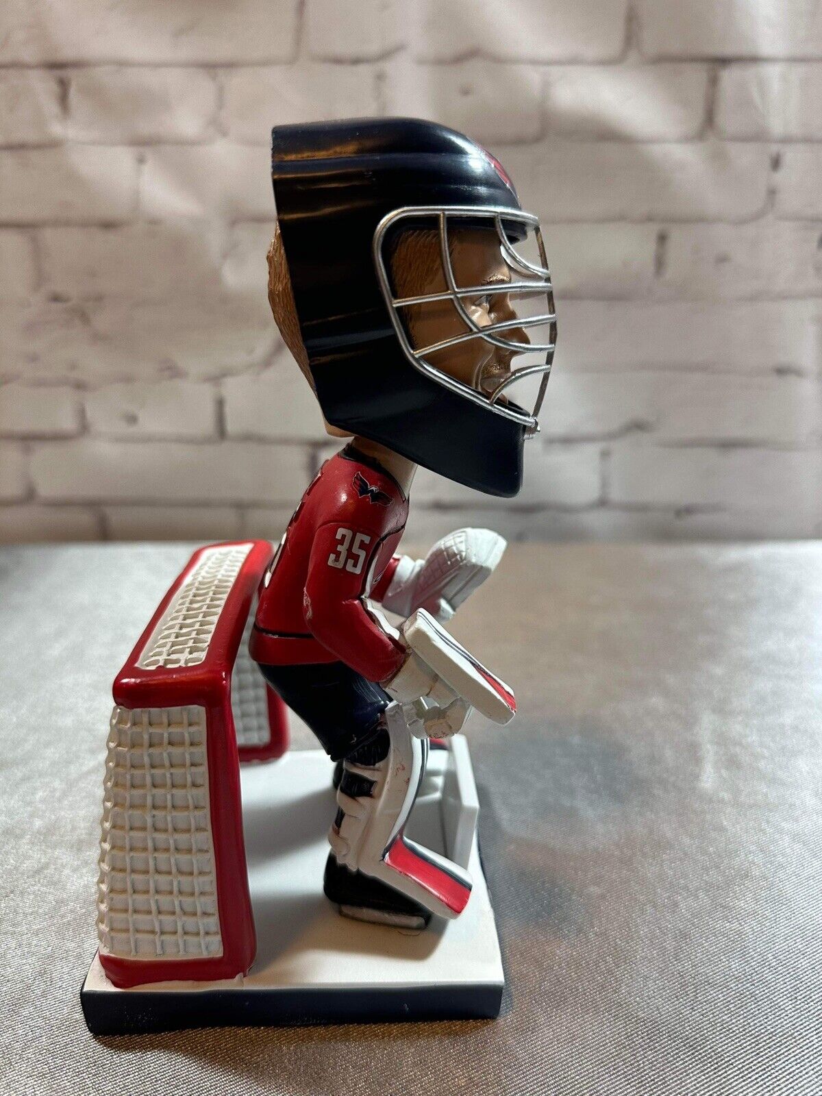 WASHINGTON CAPITALS - DARCY KUEMPER BOBBLEHEAD - NHL STADIUM GIVEAWAY VCSM