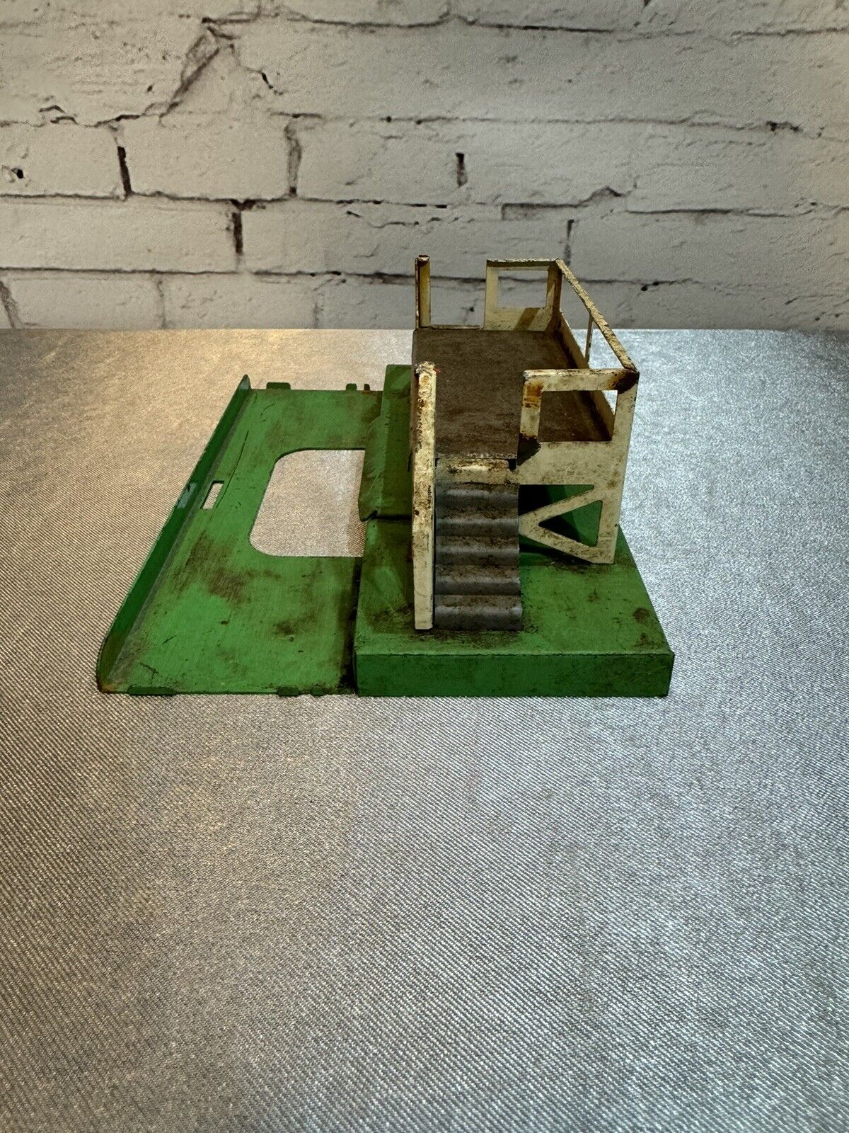 Lionel 3462P Milk Car Platform 005