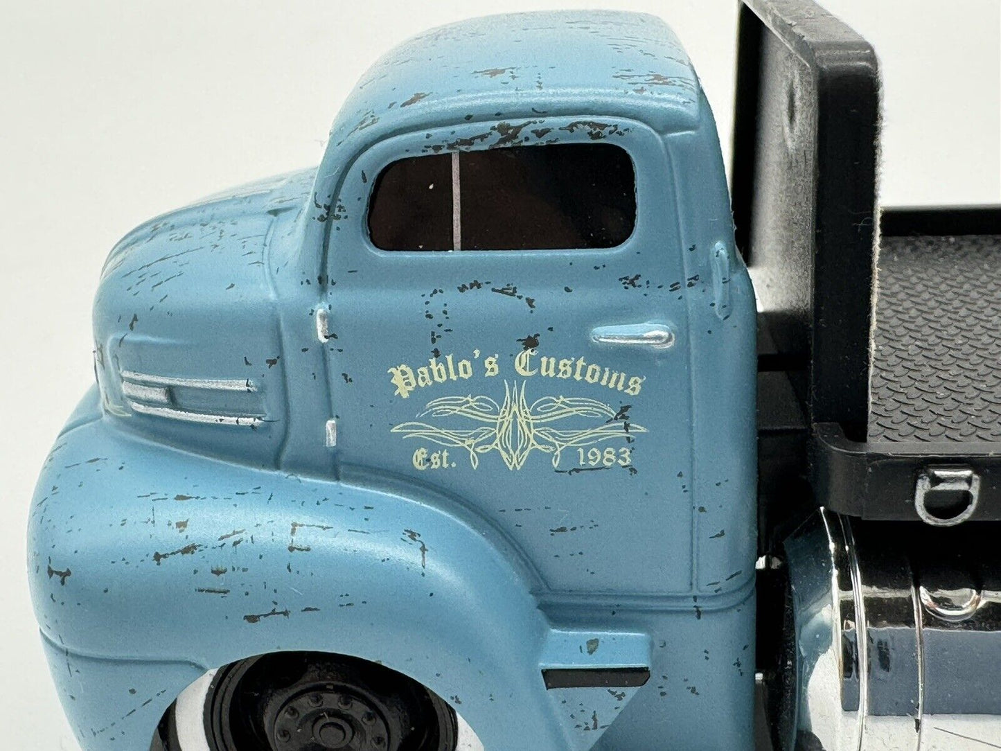 Maisto #01 Muscle Machines Transports 1950 Ford COE Flatbed 005