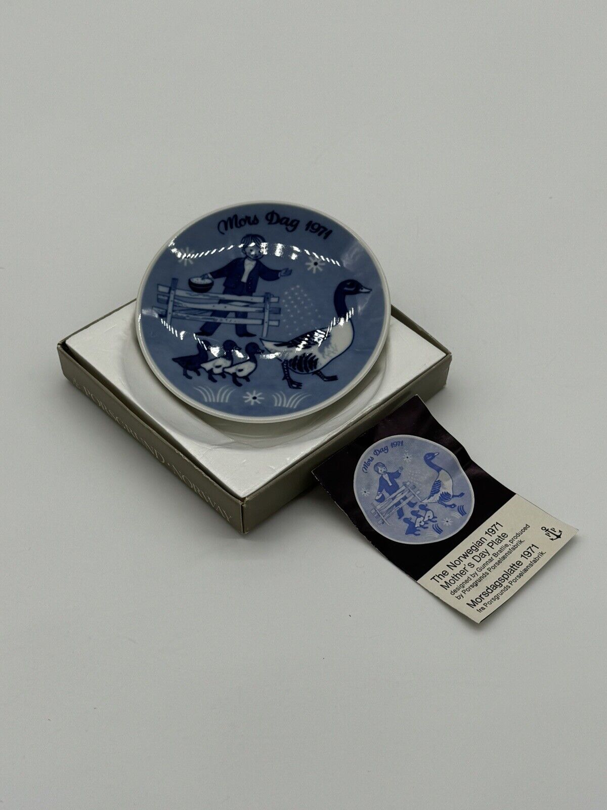 PORSGRUND NORWAY 1971 MORS DAG, MATHER'S DAY PLATE, 2ND SERIES, 5" DIAMETER