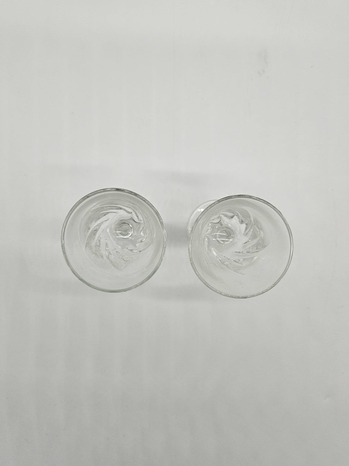 PAIR OF D'ARQUES /DURAND "FAMMES" CUT CRYSTAL CLARET WINE GLASSES 6-3/8"