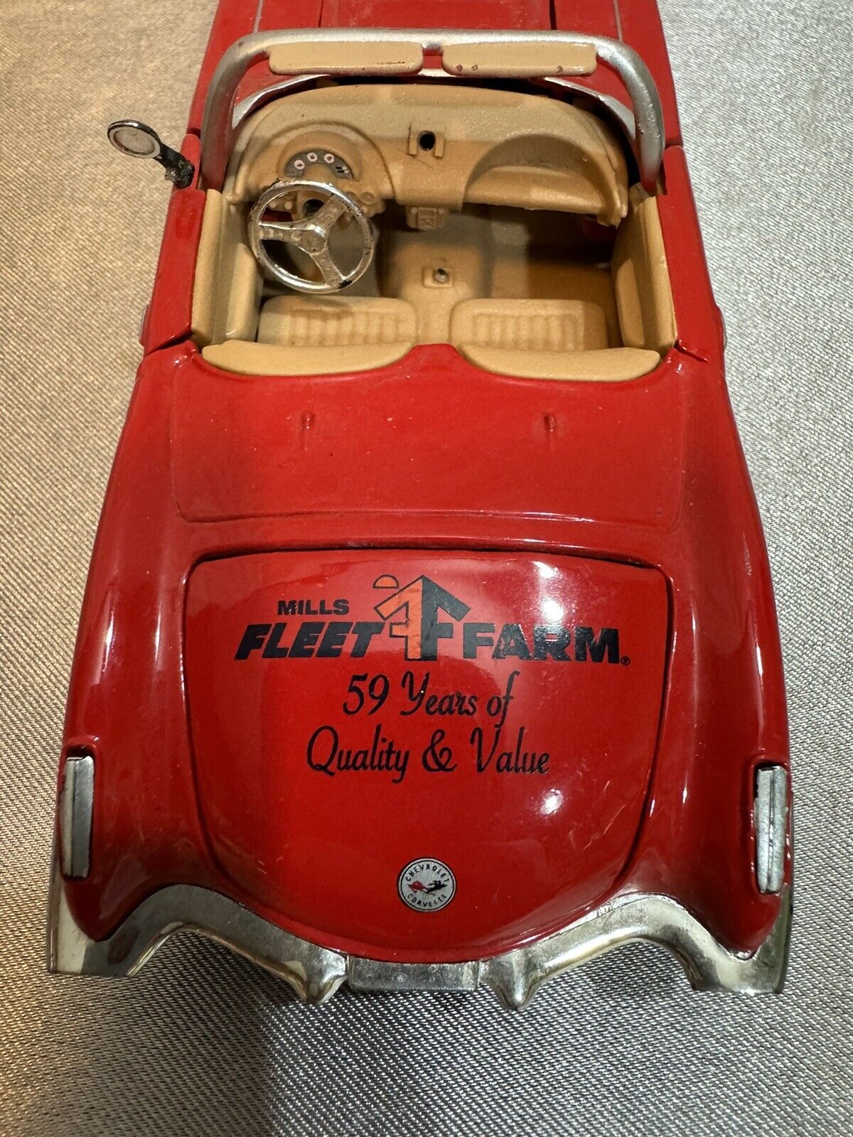 Motormax 1958 Chevrolet Corvette Red and White 1:24 Scale Model Fleet Farm 005