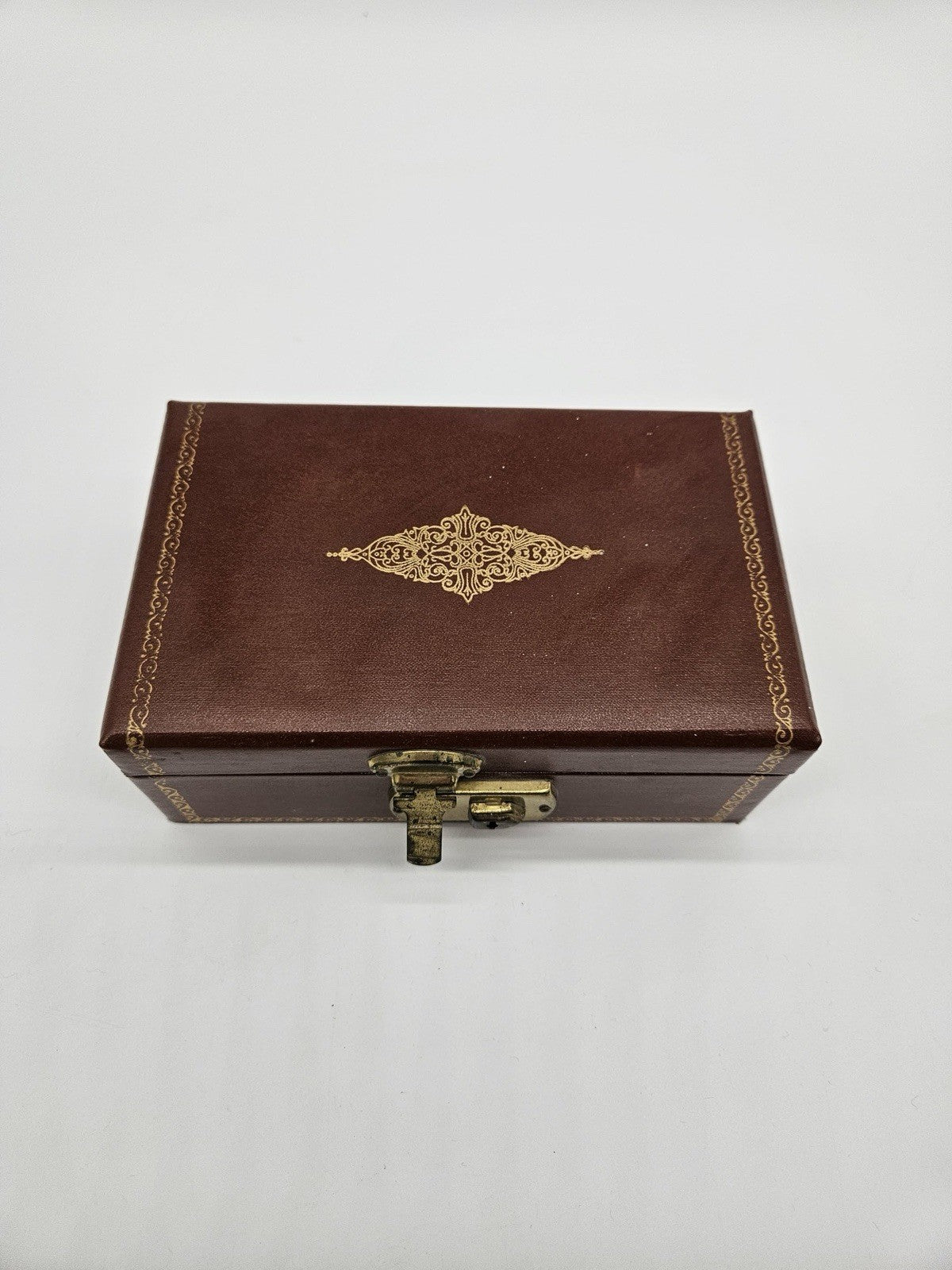 Vtg. Burgendy & Gold Leatherette Jewelry Music Box Red Burgundy Plush Lining VGG