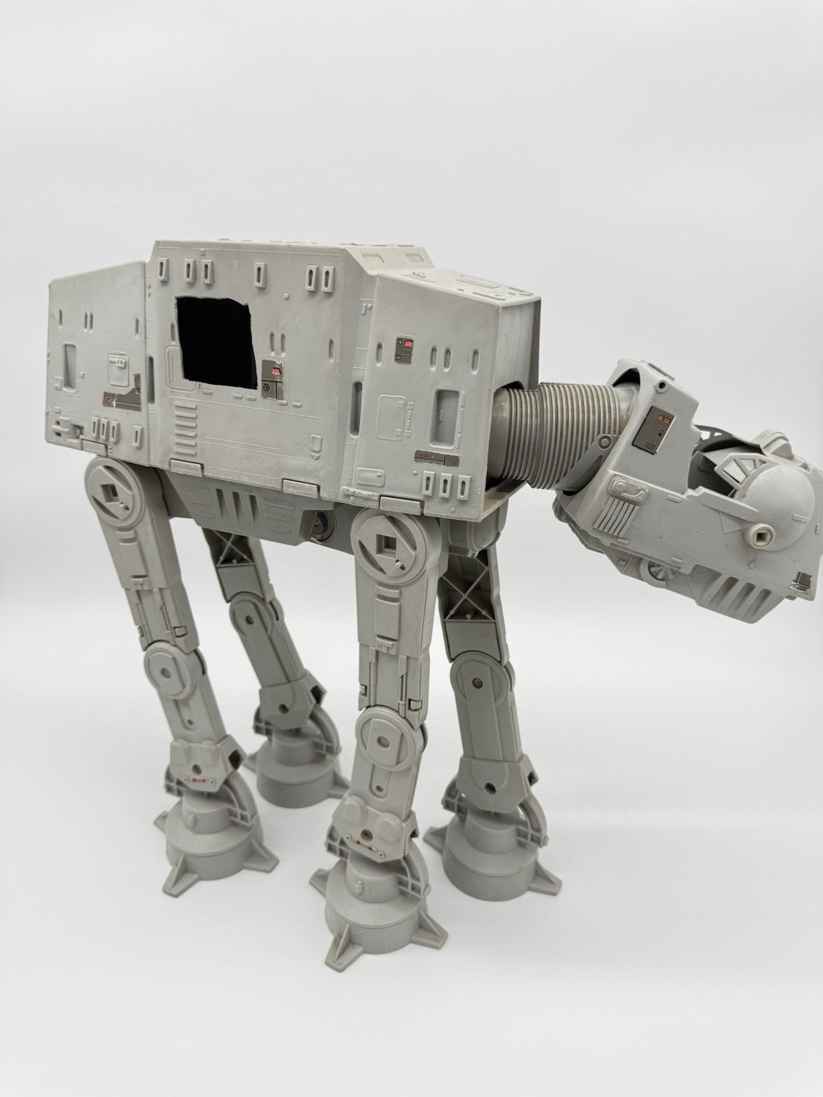 VTG Star Wars AT-AT Electronic Imperial Walker Kenner LFL 1981 - Damaged Side