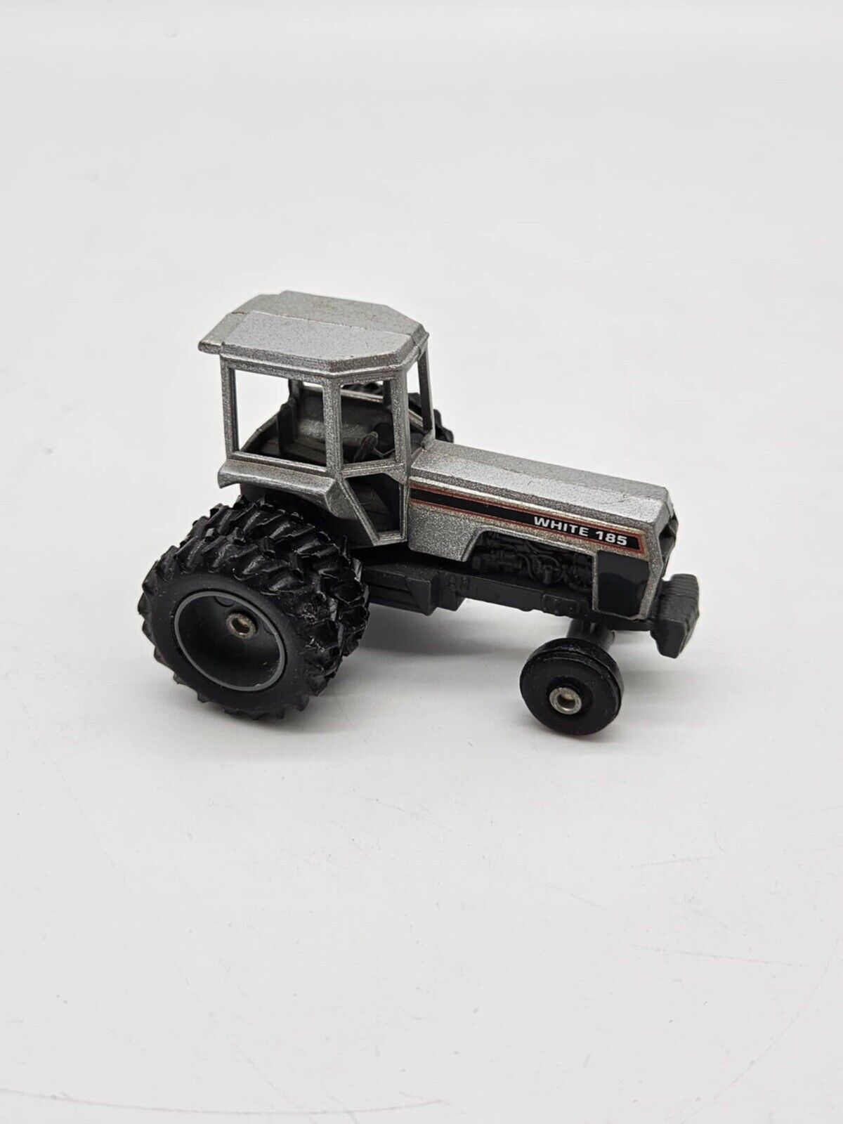 Set of Two 1:64 White 185 Field Boss Tractors with Duals