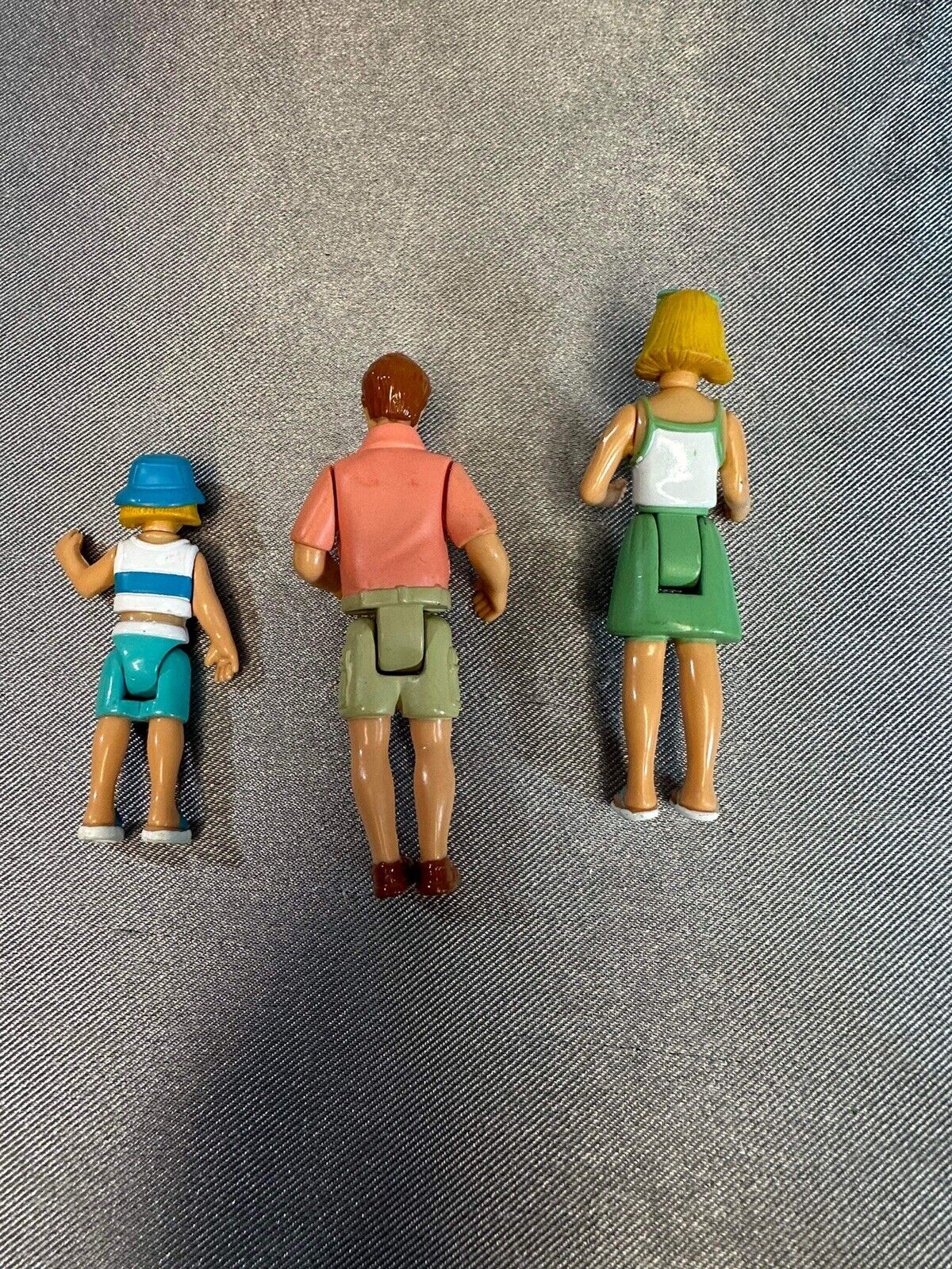 Vintage Fisher Price Loving Family Sweet Streets Beach House Action Figure Toys