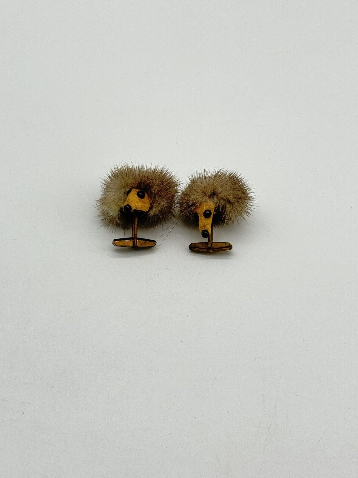 VINTAGE FUR CRITTER CUFFLINKS 50'S? MINK?