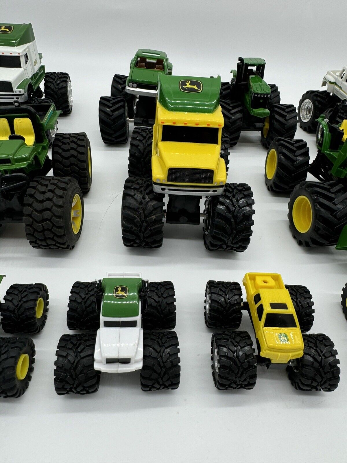 John Deere Toy Monster Treads Lot Of 11 Pieces -tractors