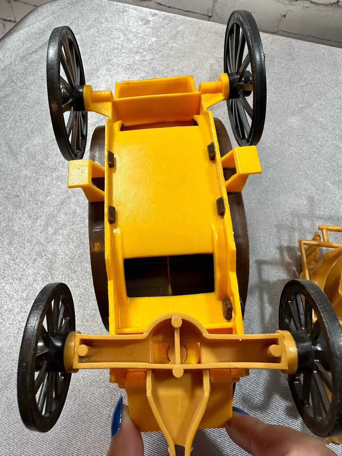 Vintage 70s Processed Plastic Wells Fargo 11" Stagecoach w Driver & Horses, mint