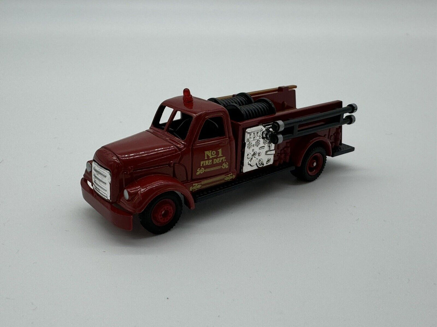 Readers Digest 1999 HIGH SPEED 1954 AHRENS- FOX FIRE TRUCK Diecast 3.75" Long